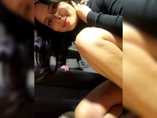 RoxanneRiddle69's BongaCams show and profile