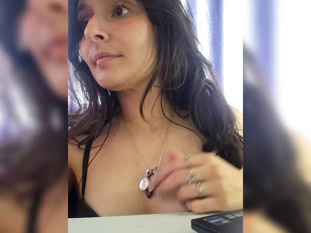 RoxanneRiddle69's BongaCams show and profile