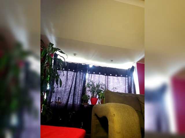 RoxanneRiddle69's BongaCams show and profile