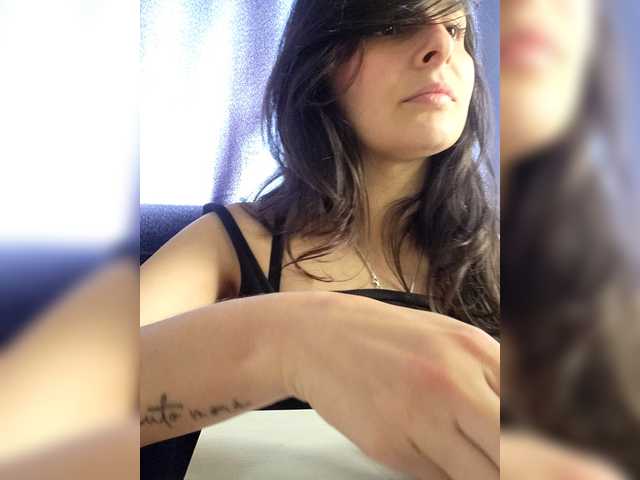 RoxanneRiddle69's BongaCams show and profile