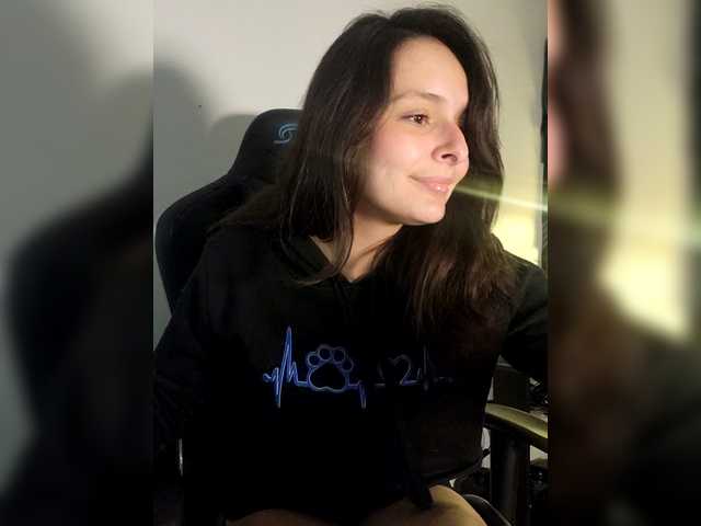 RoxanneRiddle69's BongaCams show and profile