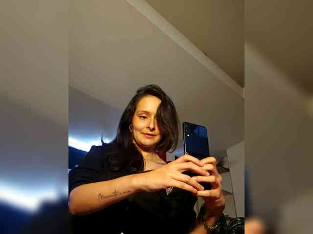 RoxanneRiddle69 webcam