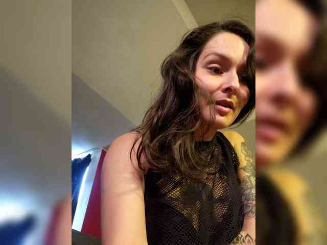 RoxanneRiddle69 webcam