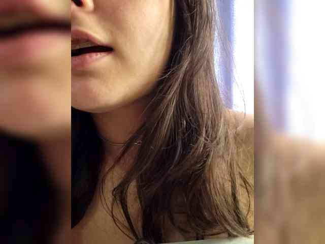 RoxanneRiddle69 webcam