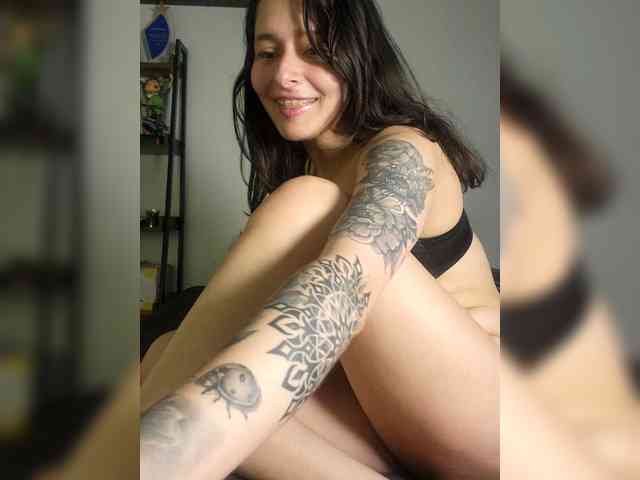 RoxanneRiddle69 webcam