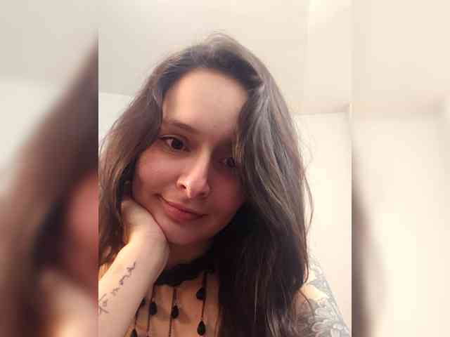 RoxanneRiddle69 webcam