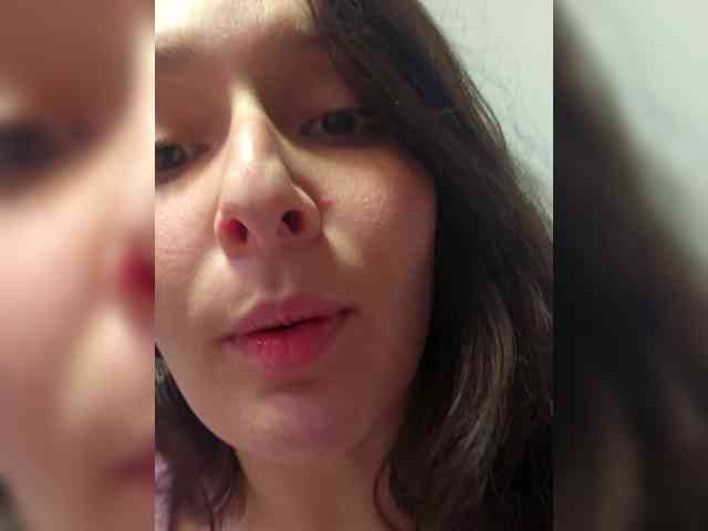 RoxanneRiddle69 webcam