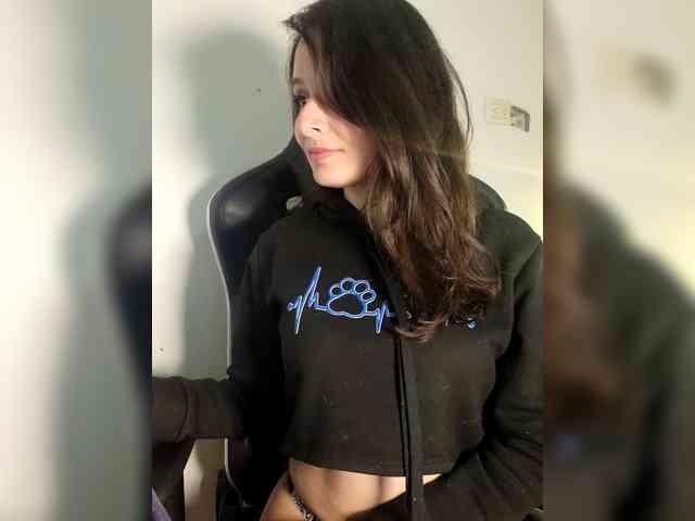 RoxanneRiddle69 webcam