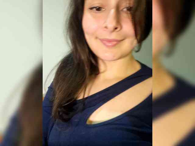 RoxanneRiddle69 webcam