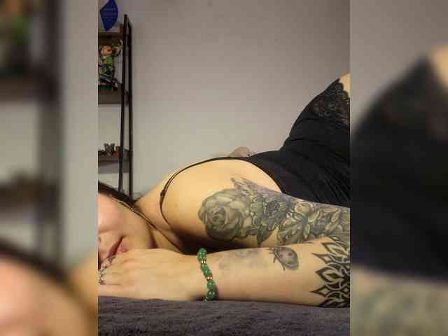 RoxanneRiddle69 webcam