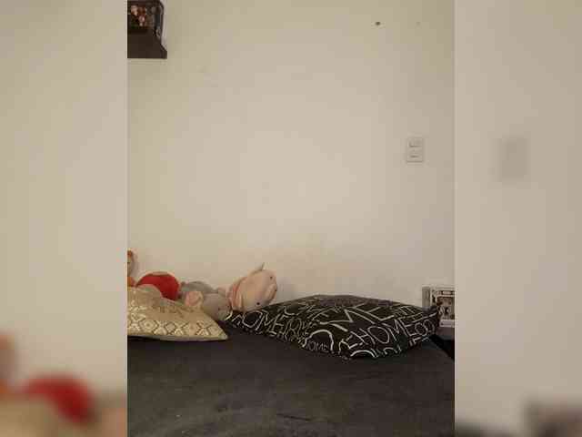 RoxanneRiddle69 webcam