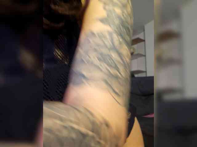 RoxanneRiddle69 webcam