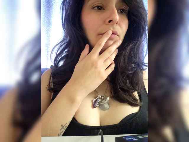 RoxanneRiddle69 webcam