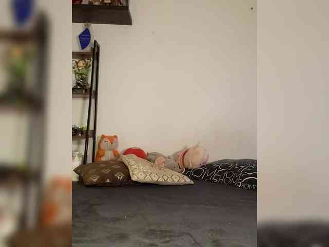 RoxanneRiddle69 webcam