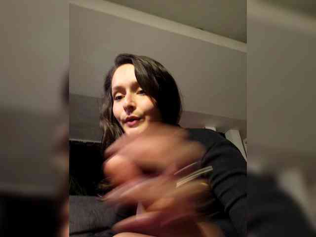 RoxanneRiddle69 webcam