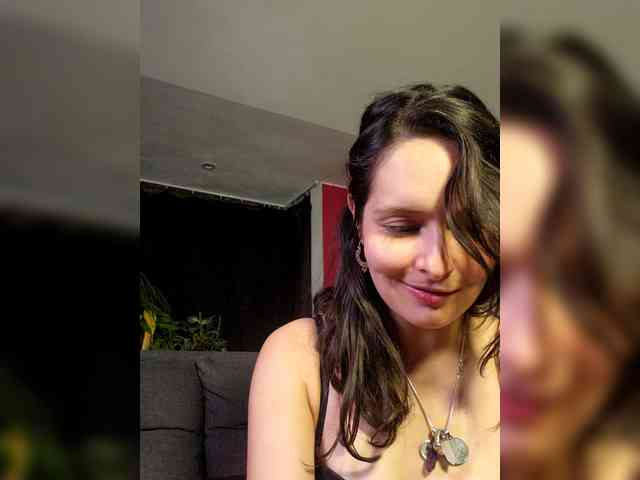 RoxanneRiddle69 webcam