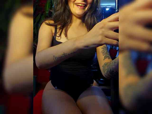 RoxanneRiddle69 webcam