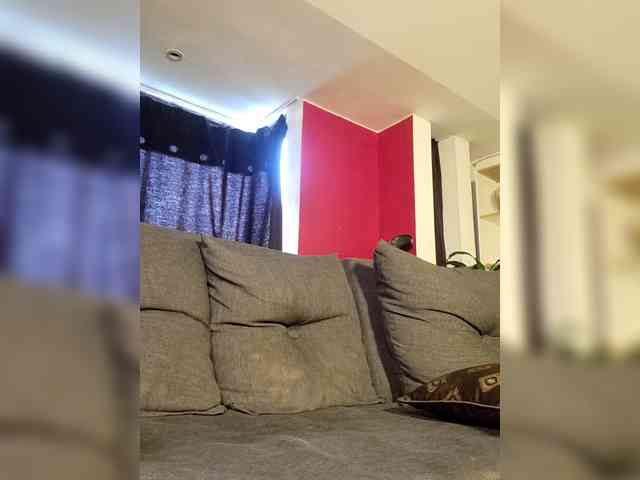 RoxanneRiddle69 webcam