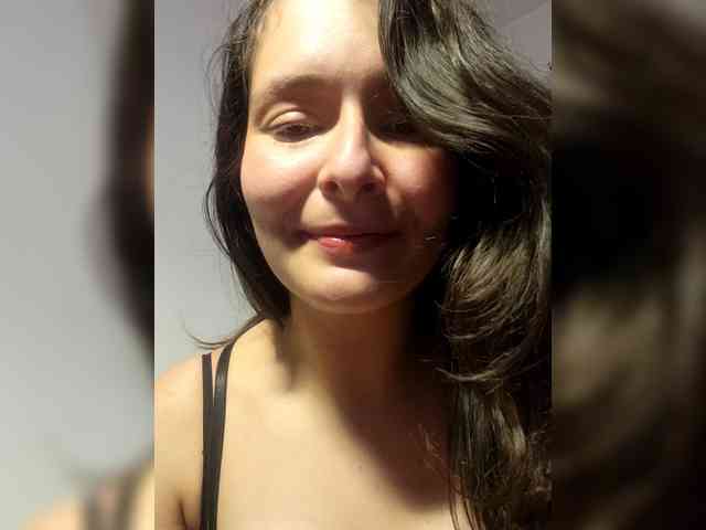 RoxanneRiddle69 webcam