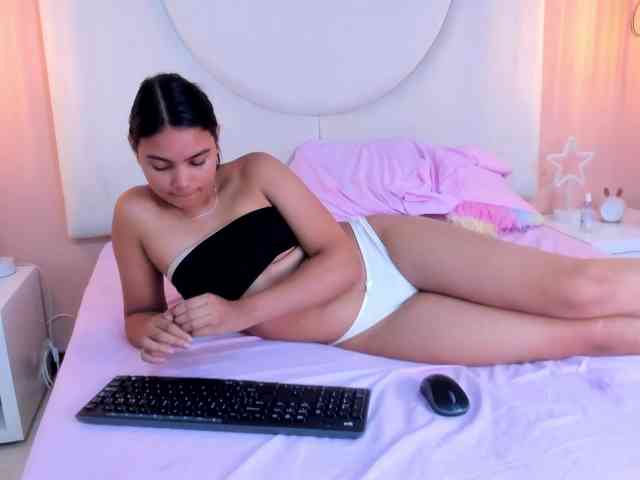 Valeria-Martins Valeria-Martins