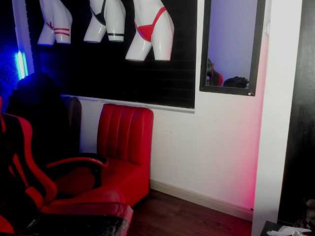 JadeBrown's BongaCams show and profile