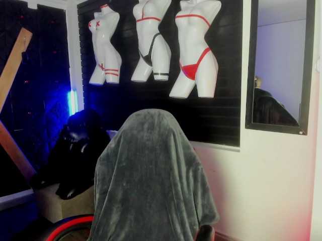 JadeBrown's BongaCams show and profile