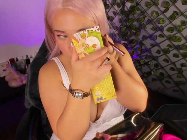 JadeBrown's BongaCams show and profile