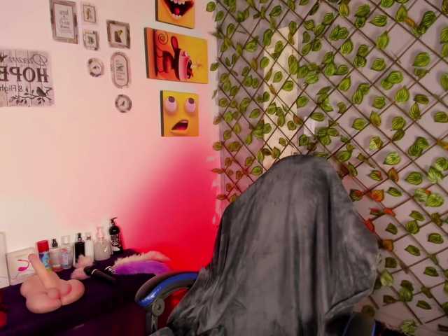 JadeBrown's BongaCams show and profile