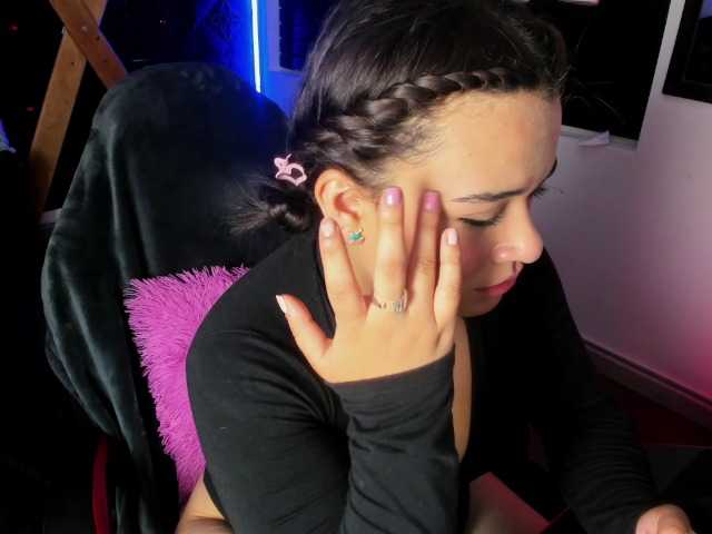 JadeBrown's BongaCams show and profile