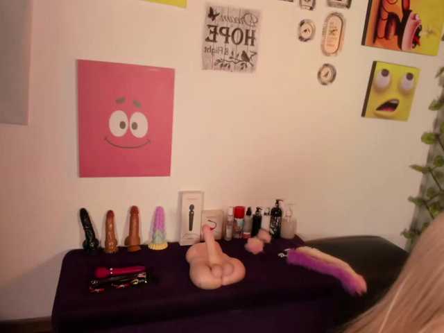 JadeBrown's BongaCams show and profile