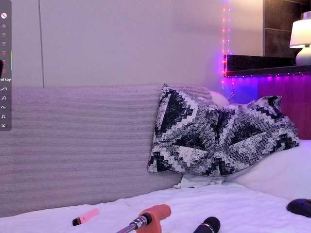 ScarletCarnally's BongaCams show and profile