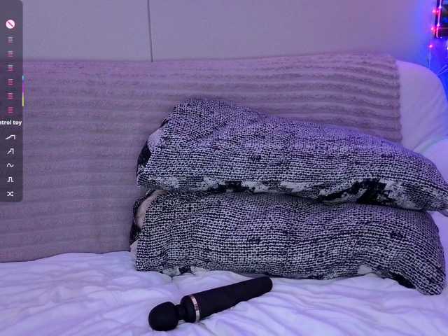 ScarletCarnally's BongaCams show and profile