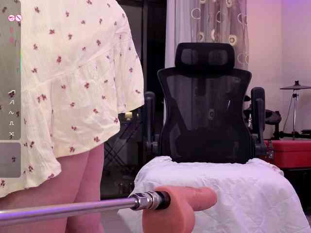 Scarlet_Kitty webcam