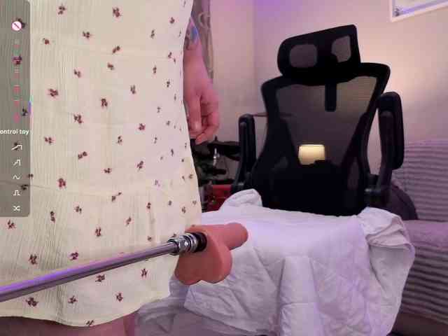 Scarlet_Kitty webcam