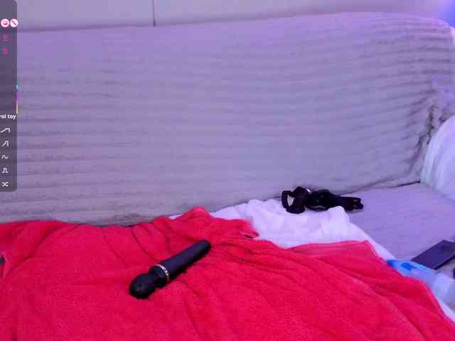 Scarlet_Kitty webcam