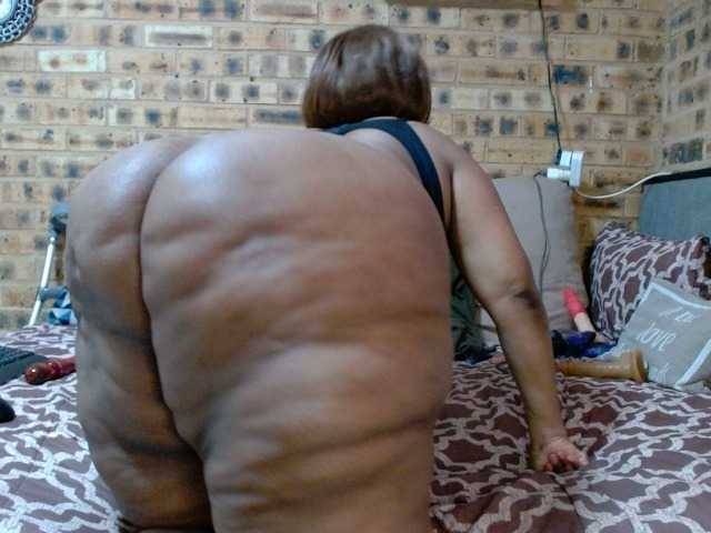 RubyBooty's BongaCams show and profile