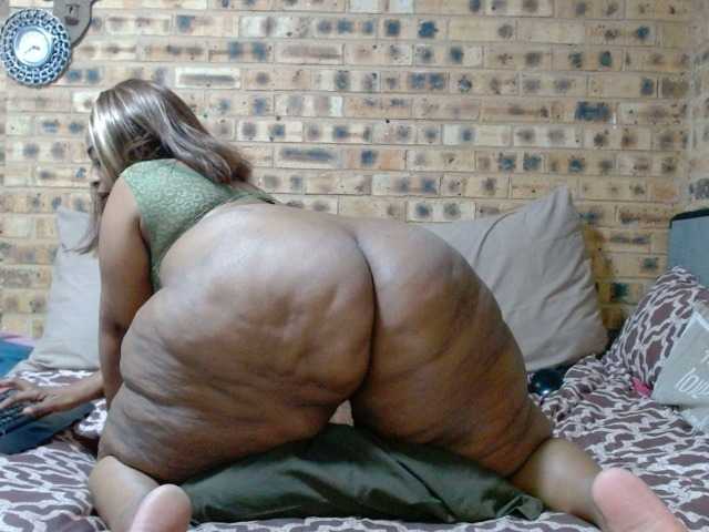 RubyBooty's BongaCams show and profile