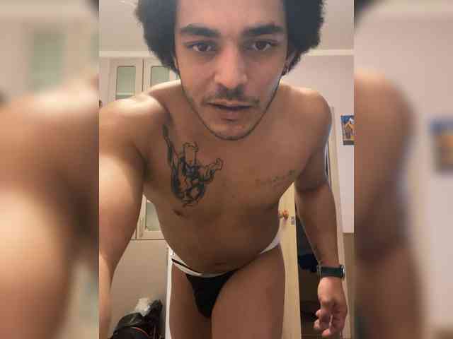 Ern96 Live Webcam on BongaCams