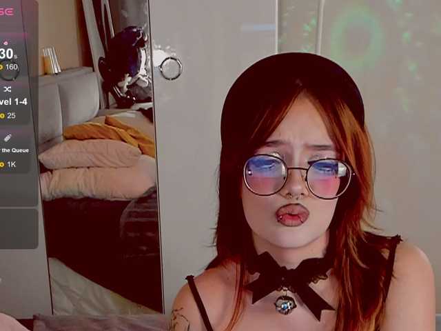  Marika-Degas chat room