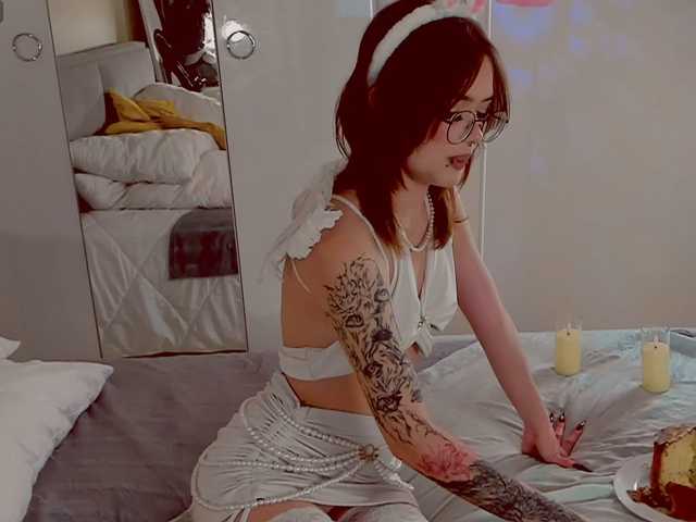 Marika-Degas's BongaCams show and profile