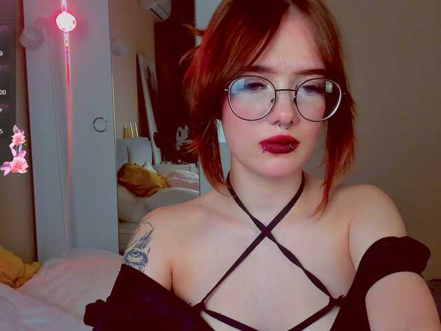 Marika-Degas's BongaCams show and profile