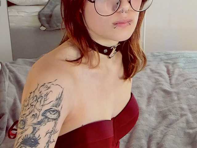 Marika-Degas's BongaCams show and profile