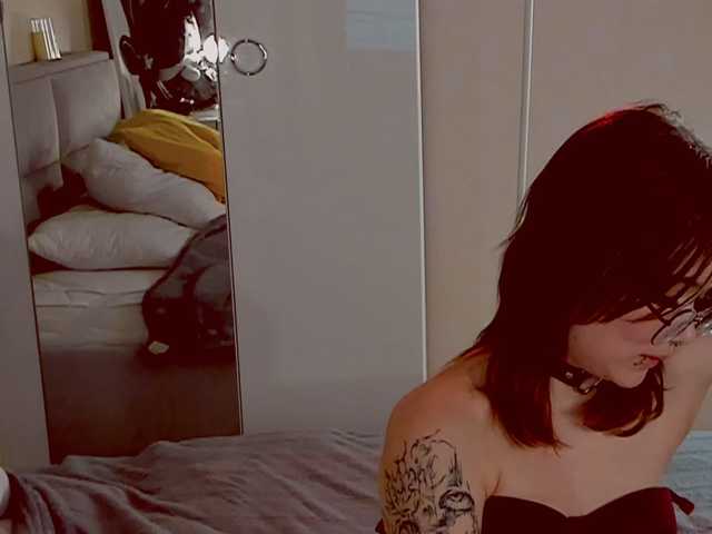 Marika-Degas's BongaCams show and profile