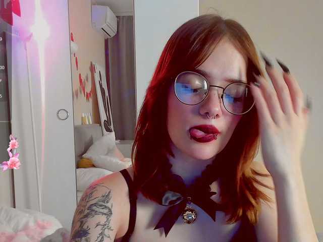 Marika-Degas's BongaCams show and profile