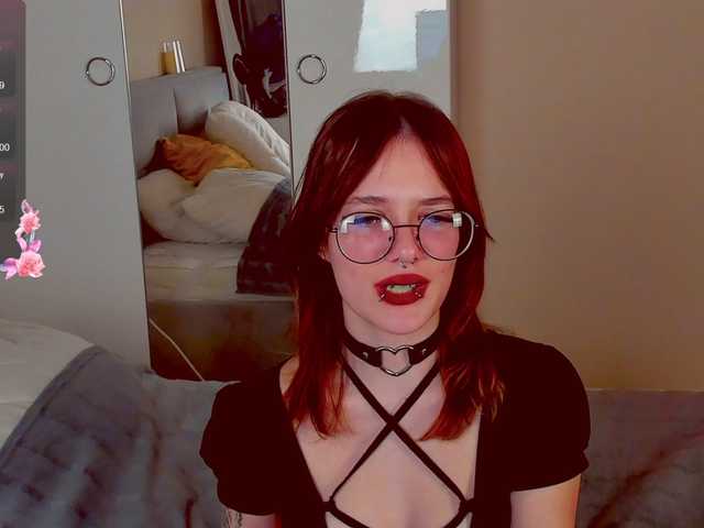 Marika-Degas's BongaCams show and profile