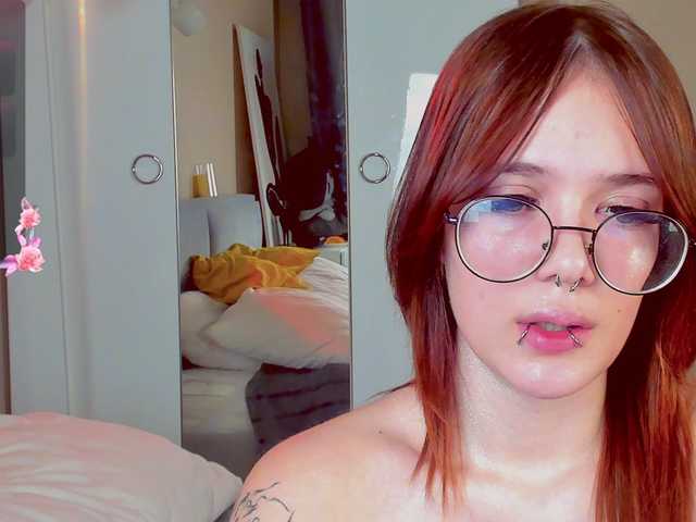 Marika-Degas's BongaCams show and profile