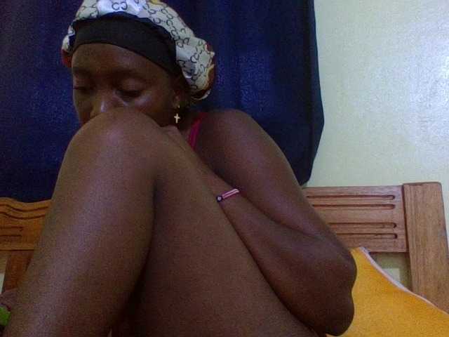 Roseroca33 from BongaCams is Freechat