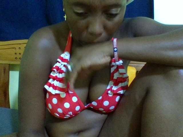 Roseroca33 — Freechat on BongaCams