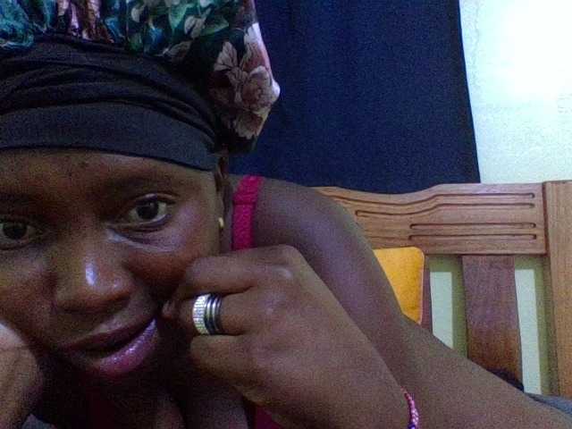 Roseroca33 from BongaCams is Freechat