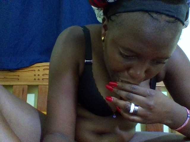 Roseroca33 from BongaCams is Freechat